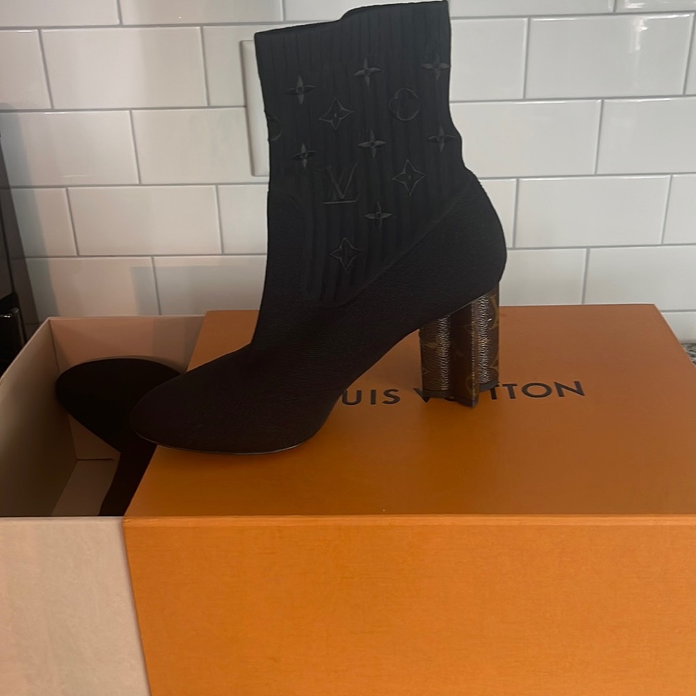 Louis Vuitton sock booties size 40